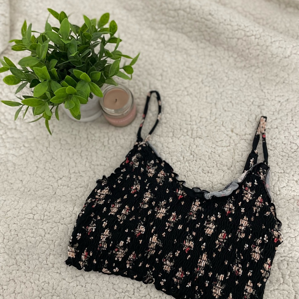 Ivy + Main M floral laced cropped tank
